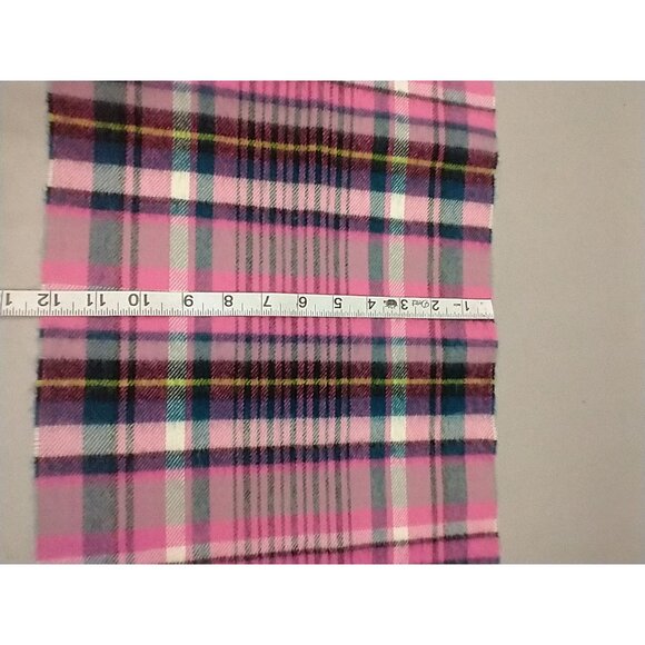 Made in Scotland 100% Cashmere Pink Plaid Fringe Scarf Staple - Picture 5 of 7